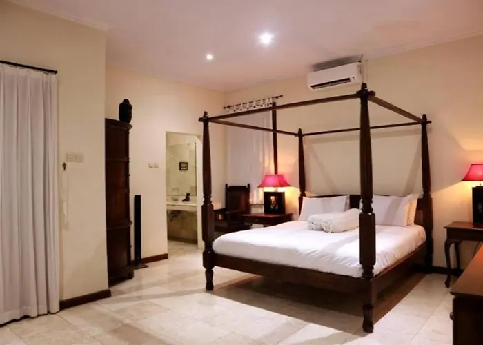 - 4br With Private Xl Pool