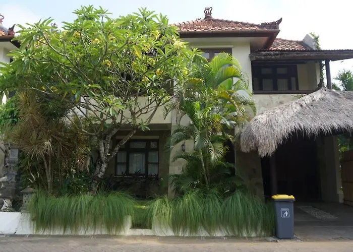 - 4br With Private Xl Pool